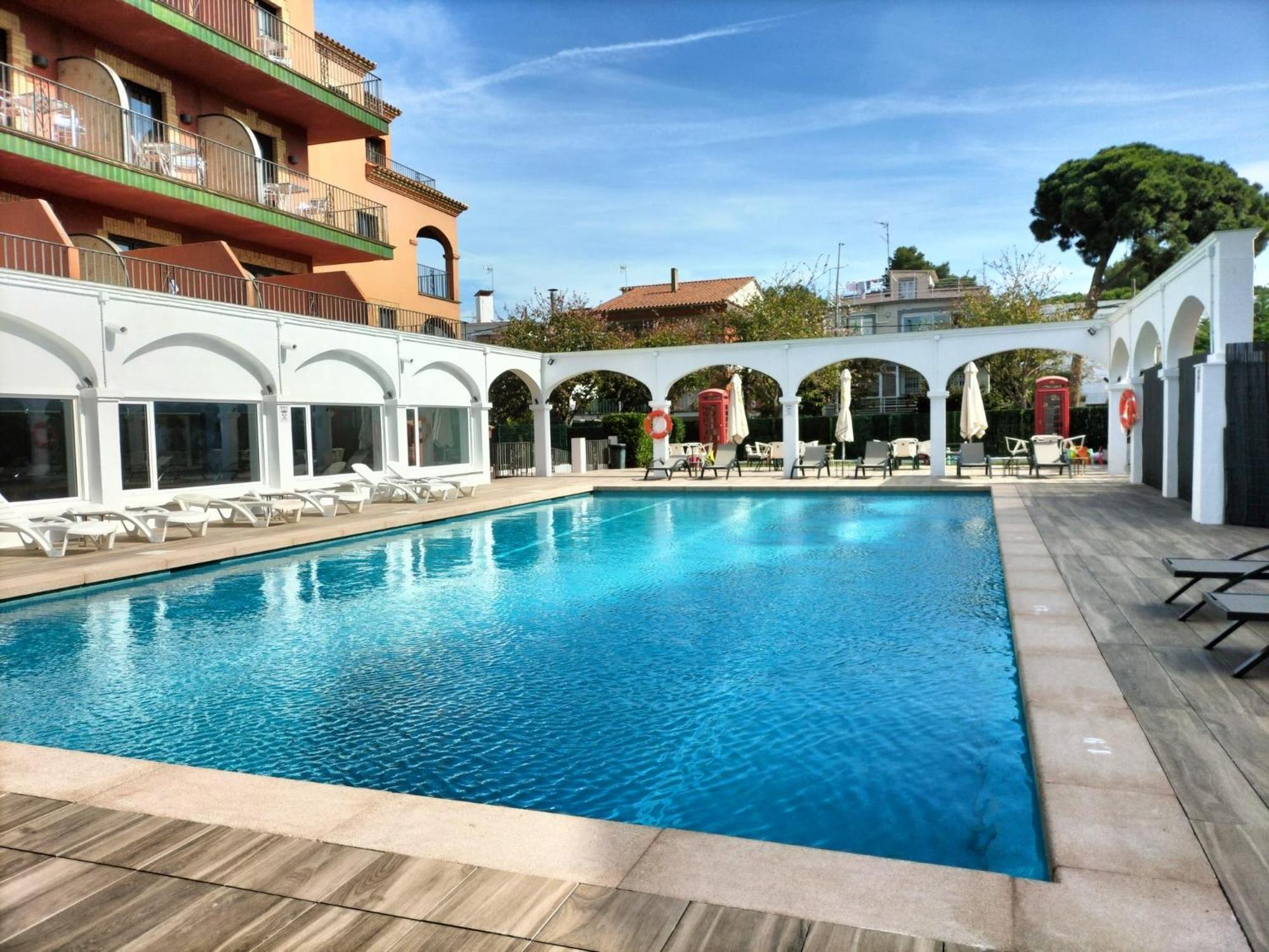 Hotel Canal Olímpic Castelldefels Exterior foto